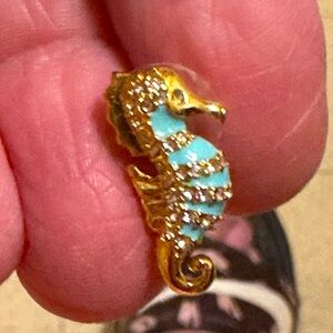 Kate spade seahorse earrings, pristine shape